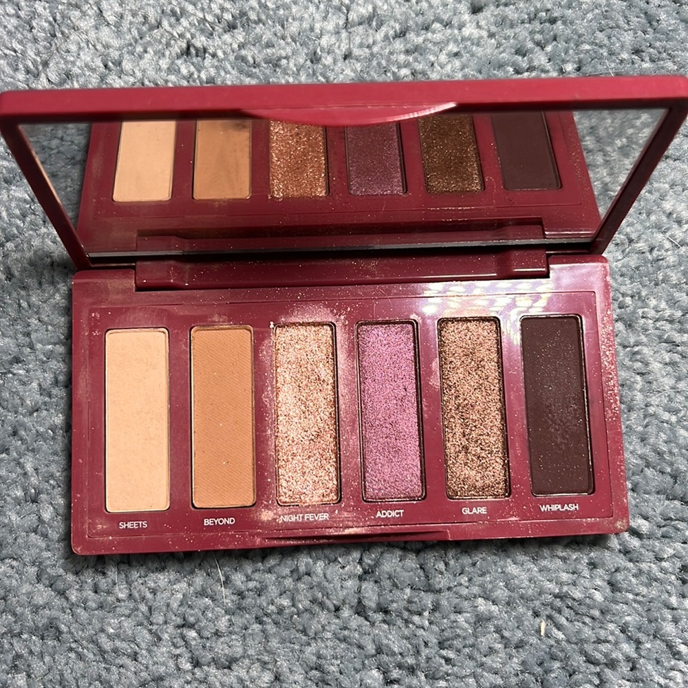 Urban Decay Aphrodisiac eyeshadow palette